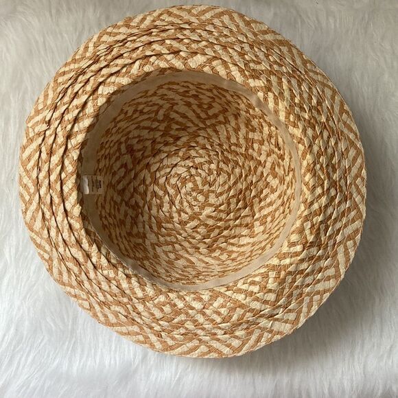 Brim Straw Hat with flower on side - Picture 7 of 10